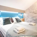 Szpitalna 9 아파트 *